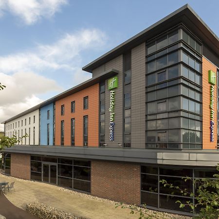 Holiday Inn Express Dunstable, An Ihg Hotel Exteriör bild