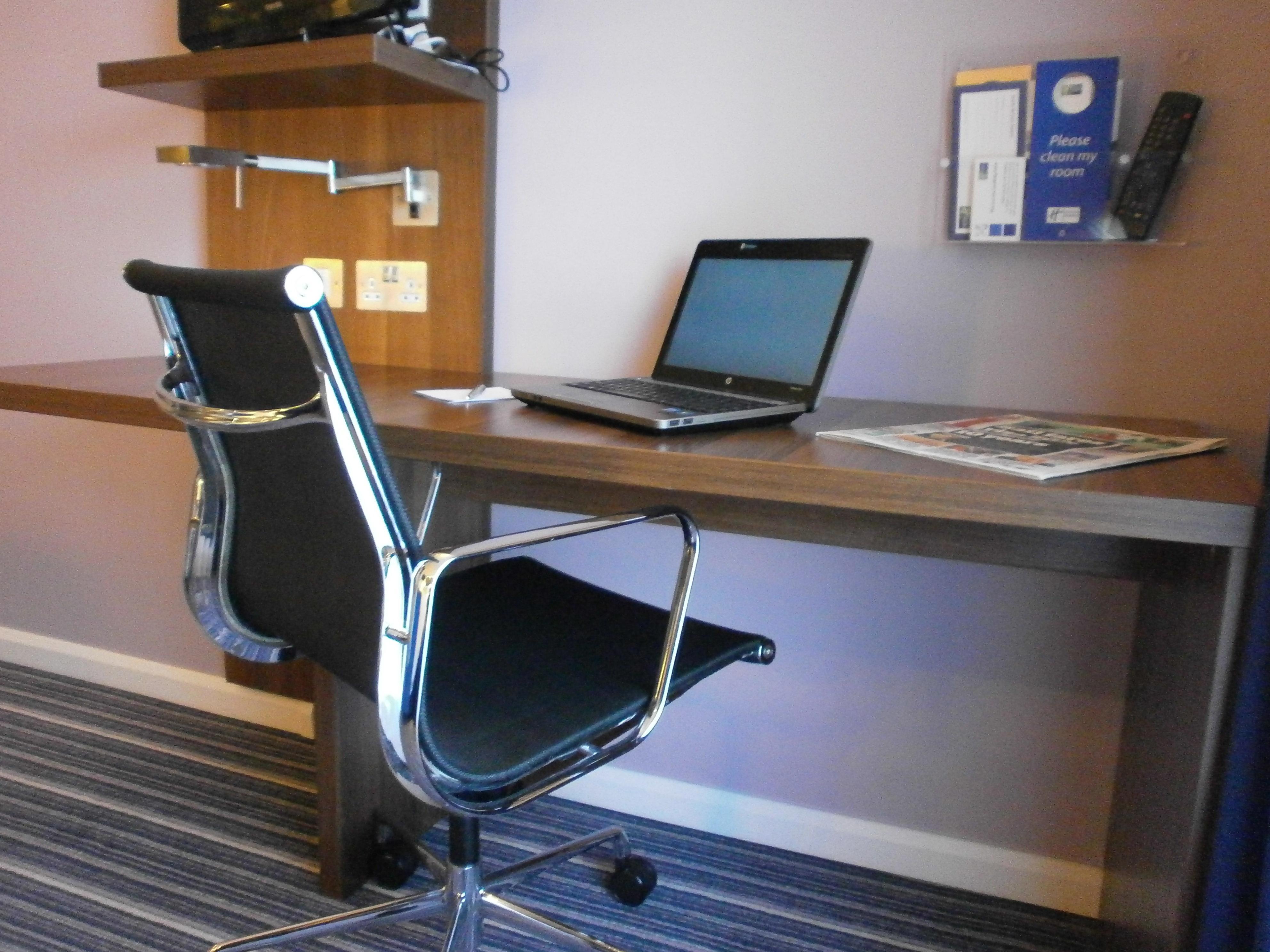 Holiday Inn Express Dunstable, An Ihg Hotel Exteriör bild
