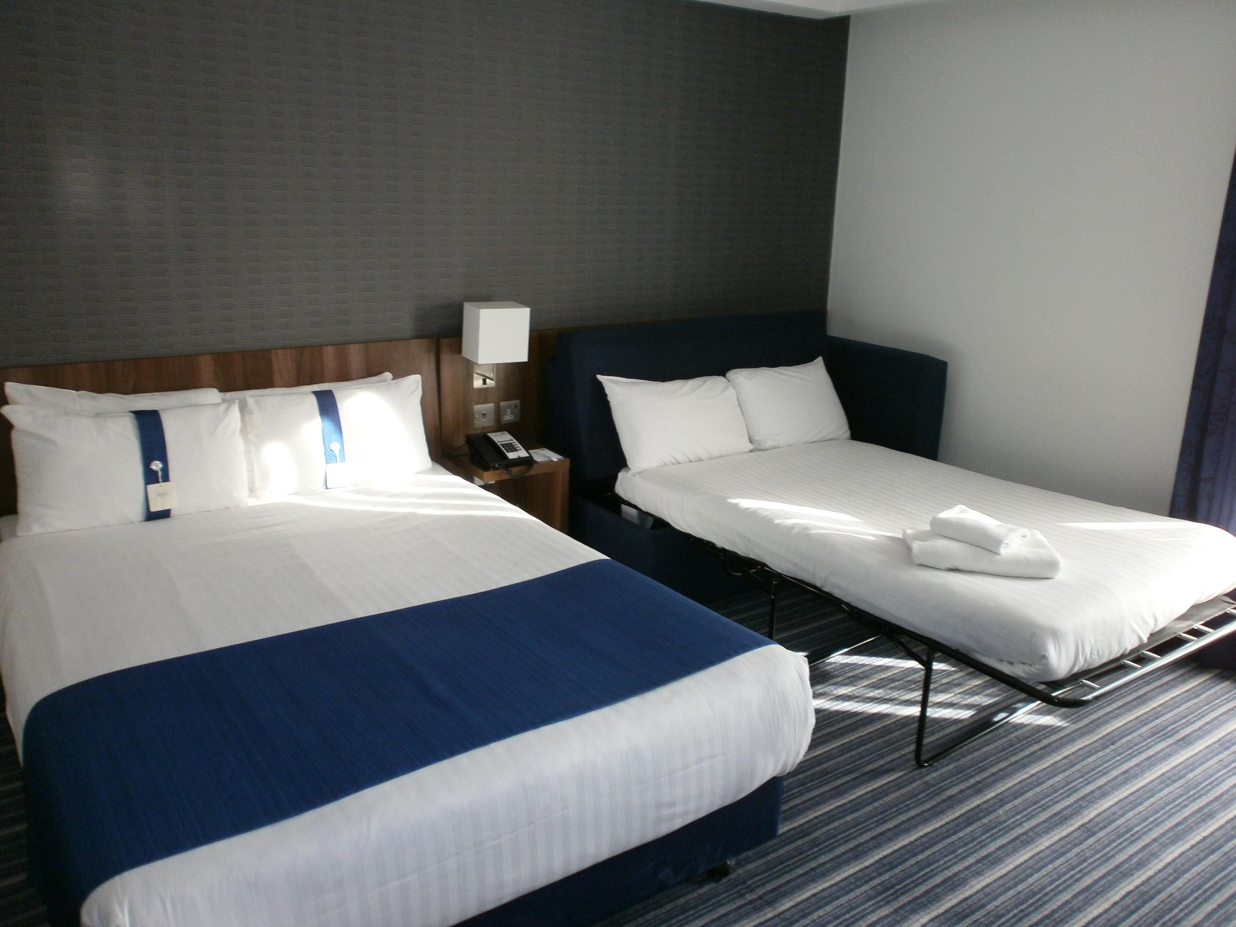 Holiday Inn Express Dunstable, An Ihg Hotel Exteriör bild
