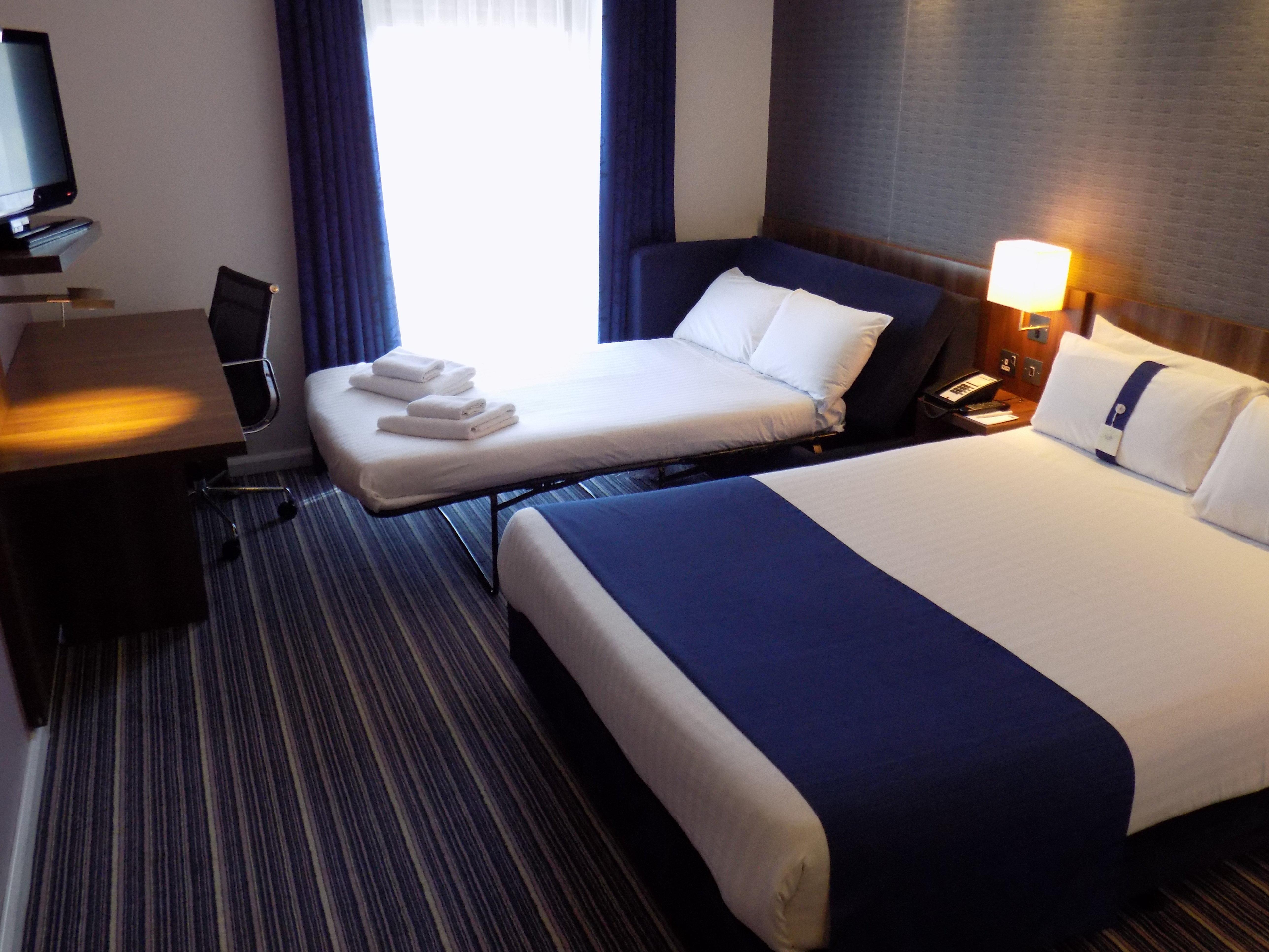 Holiday Inn Express Dunstable, An Ihg Hotel Exteriör bild