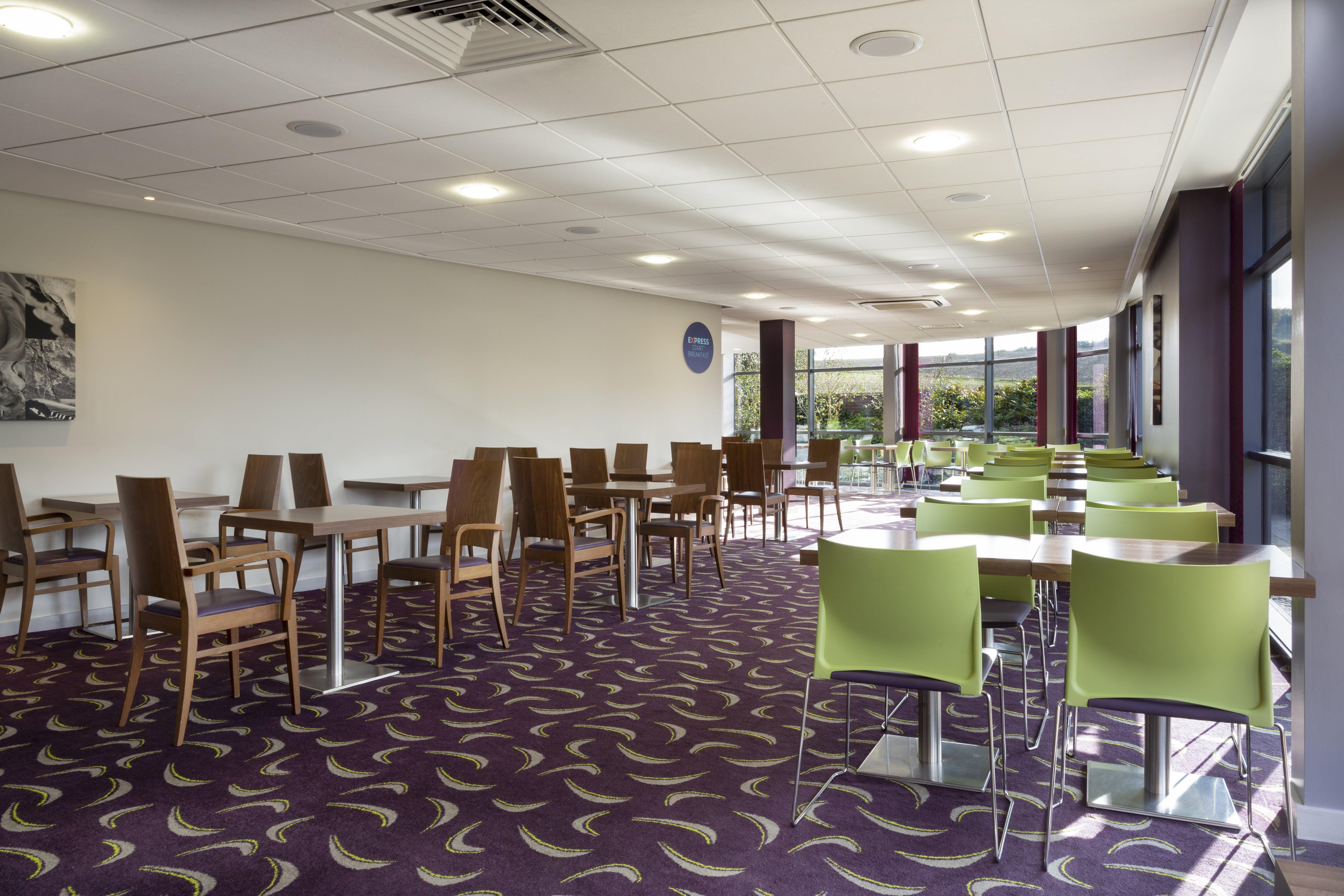 Holiday Inn Express Dunstable, An Ihg Hotel Exteriör bild