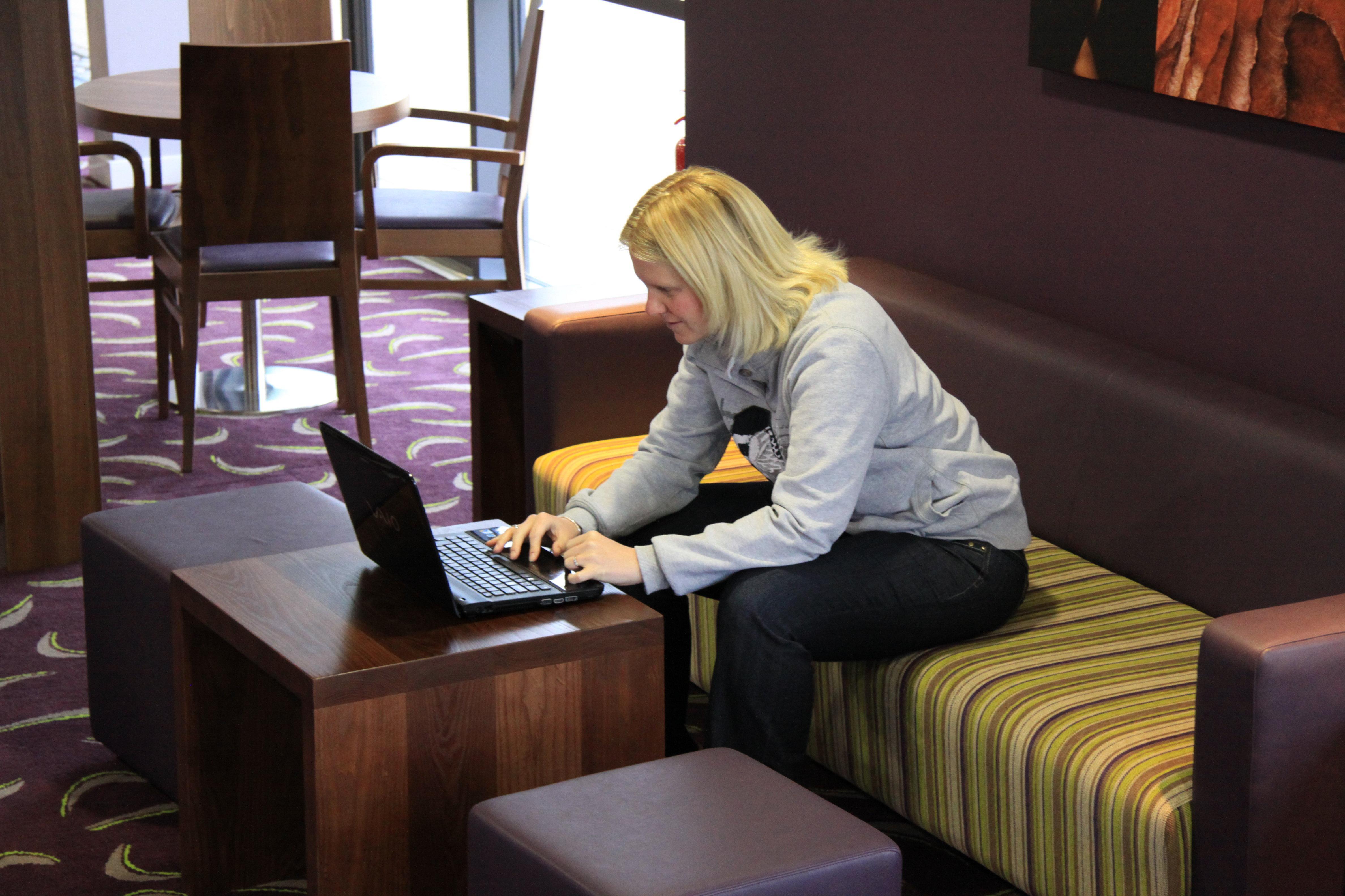 Holiday Inn Express Dunstable, An Ihg Hotel Exteriör bild