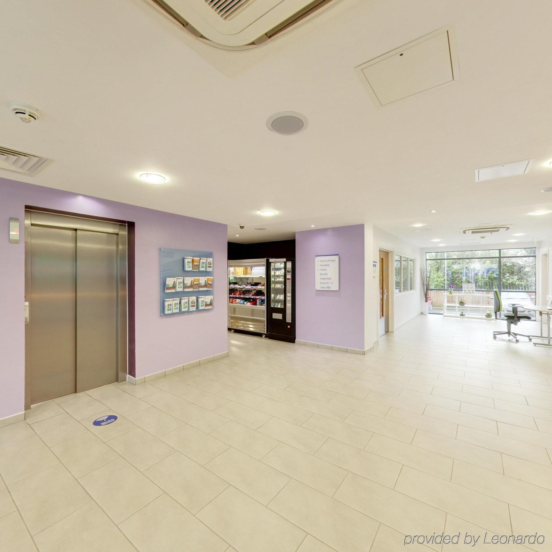 Holiday Inn Express Dunstable, An Ihg Hotel Exteriör bild