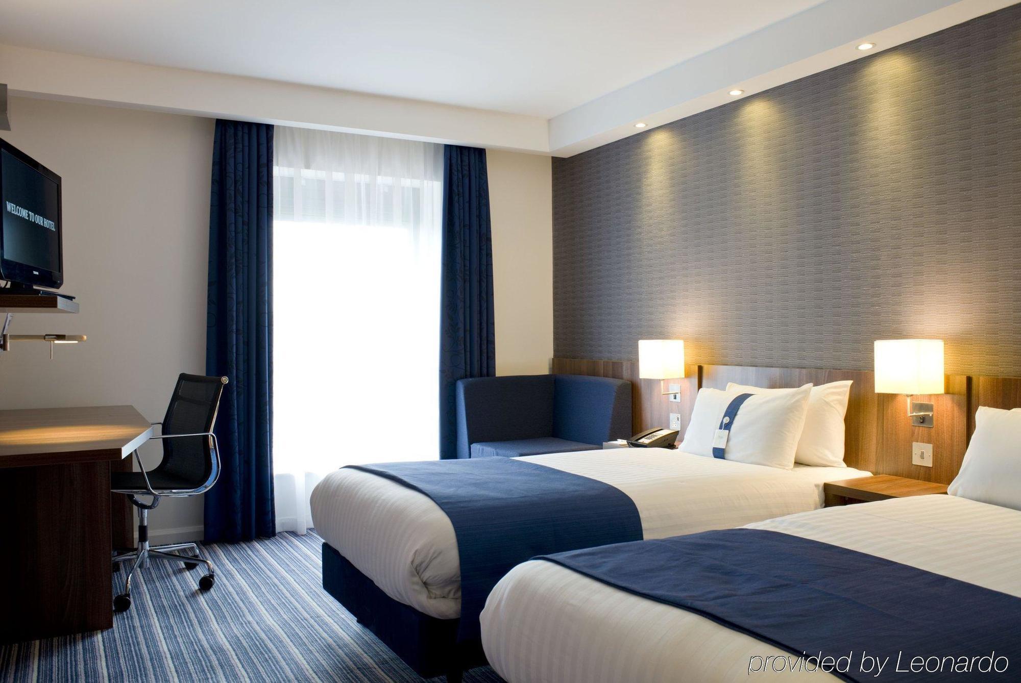 Holiday Inn Express Dunstable, An Ihg Hotel Exteriör bild