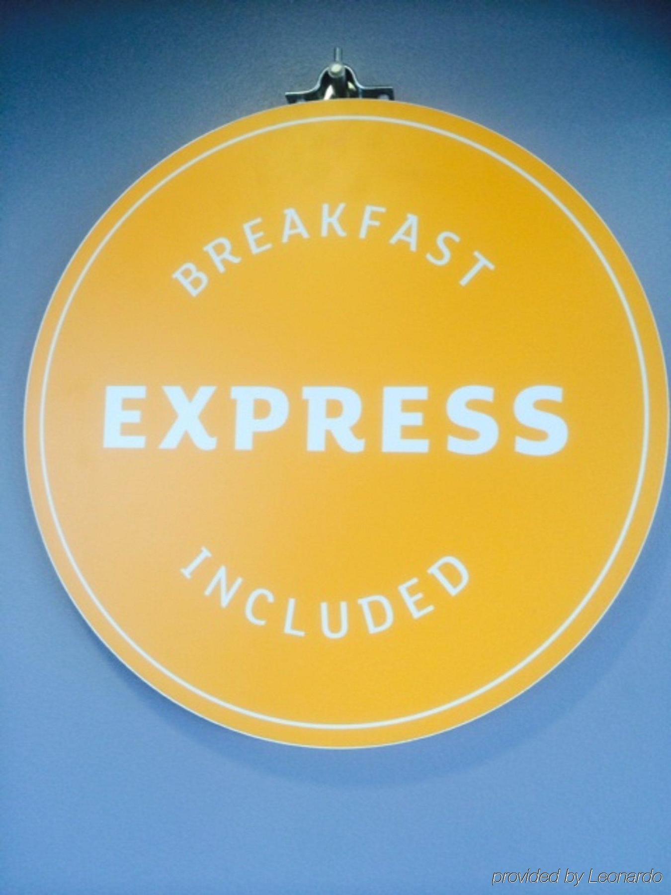 Holiday Inn Express Dunstable, An Ihg Hotel Exteriör bild