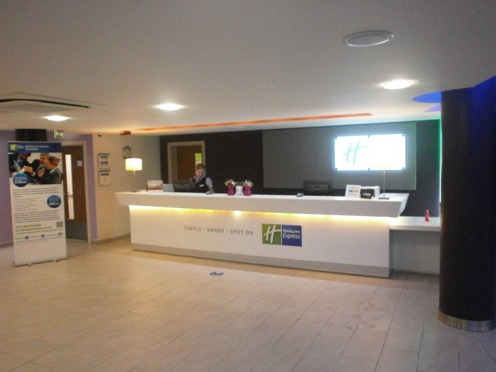 Holiday Inn Express Dunstable, An Ihg Hotel Exteriör bild