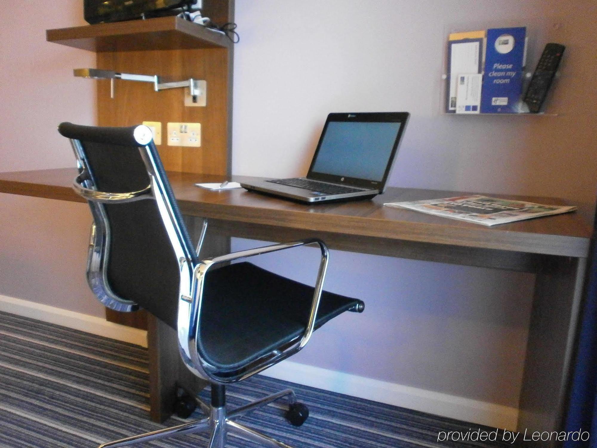 Holiday Inn Express Dunstable, An Ihg Hotel Exteriör bild